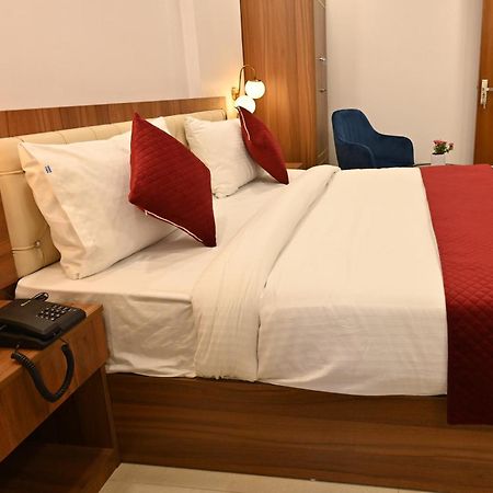 Hotel Down Town Paschim Vihar Delhi Kültér fotó