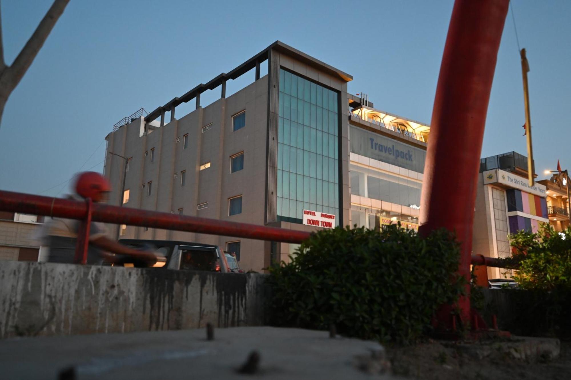 Hotel Down Town Paschim Vihar Delhi Kültér fotó