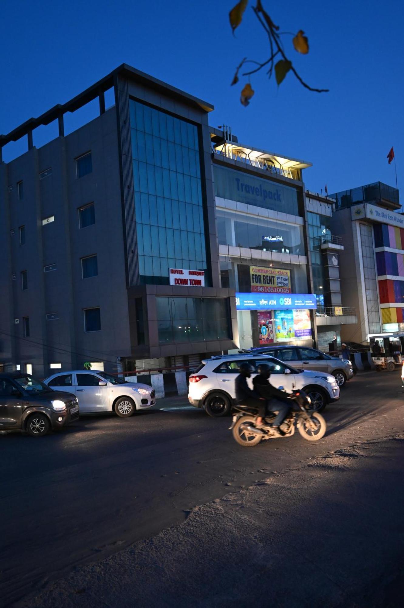 Hotel Down Town Paschim Vihar Delhi Kültér fotó