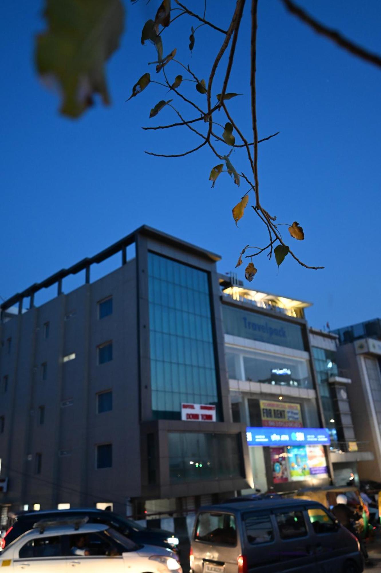 Hotel Down Town Paschim Vihar Delhi Kültér fotó