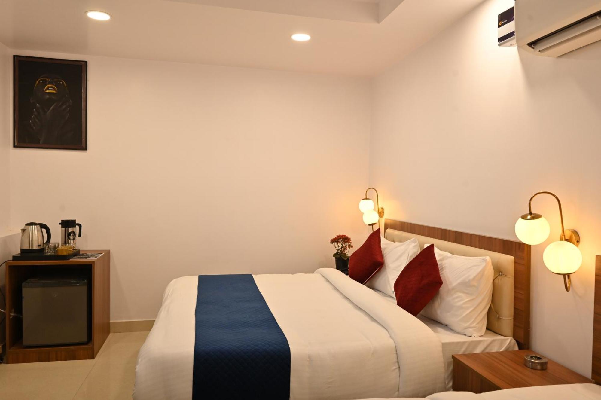 Hotel Down Town Paschim Vihar Delhi Kültér fotó