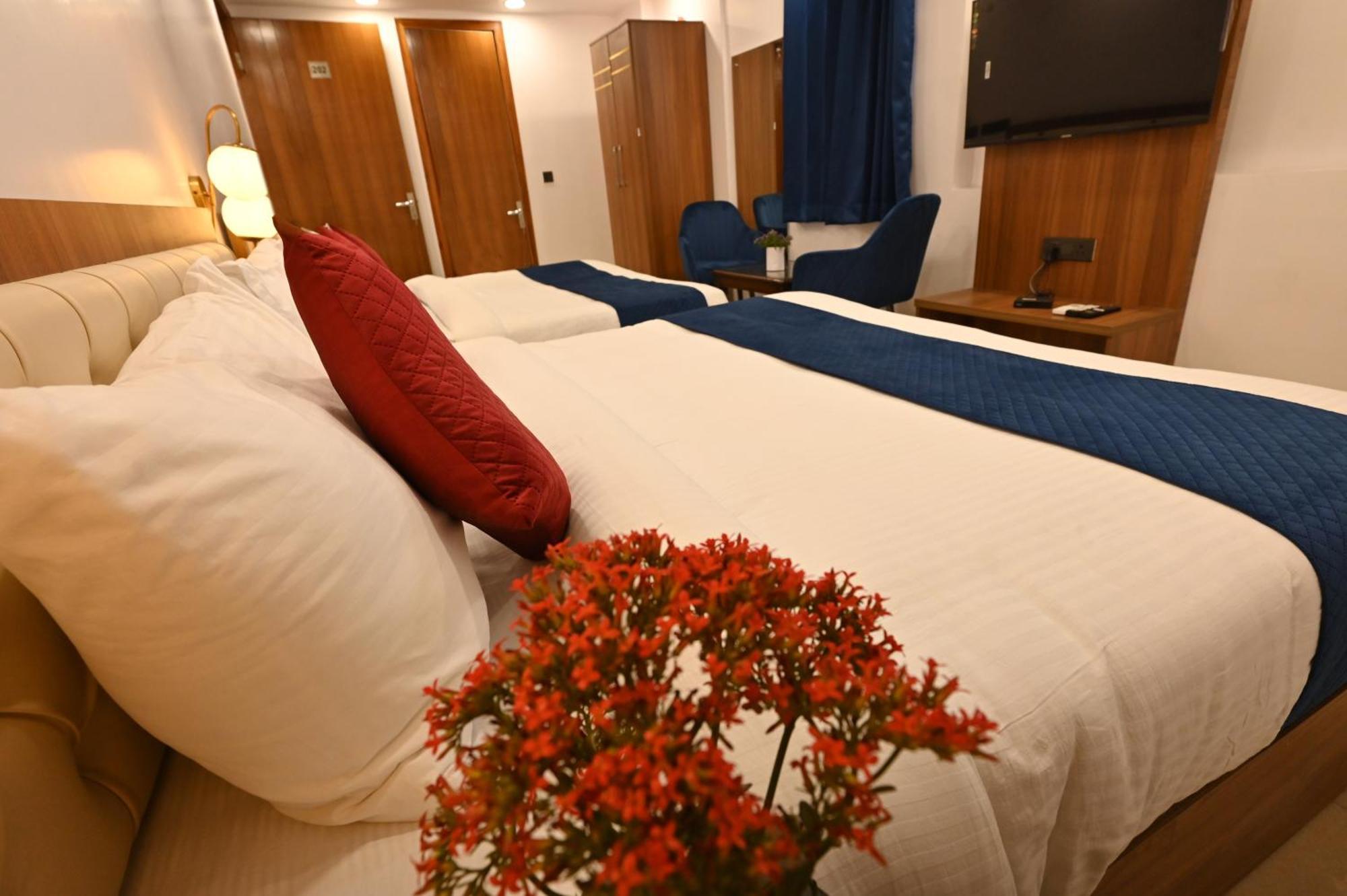 Hotel Down Town Paschim Vihar Delhi Kültér fotó